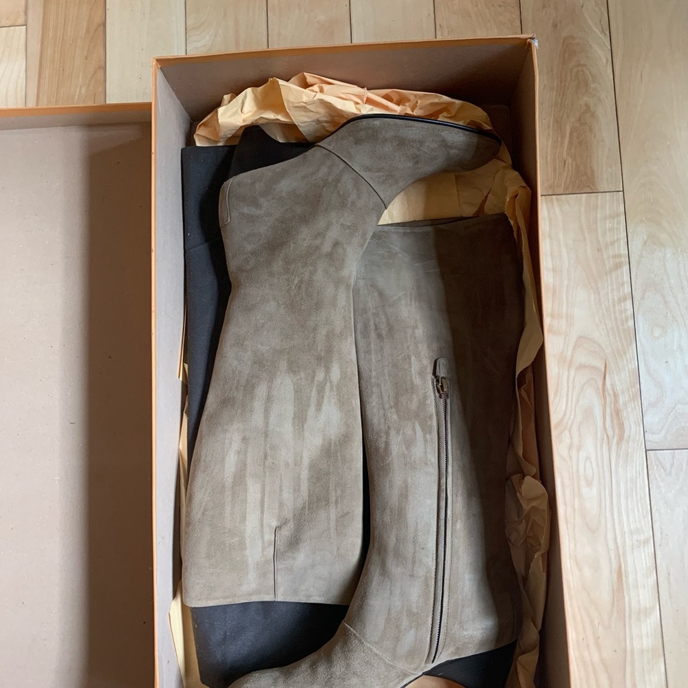 Tod’s wood heel suede high point boots - Picture 2 of 9